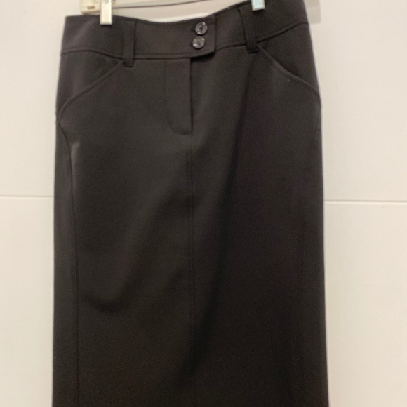Gorgeous classic black skirt - Picture 1 of 8